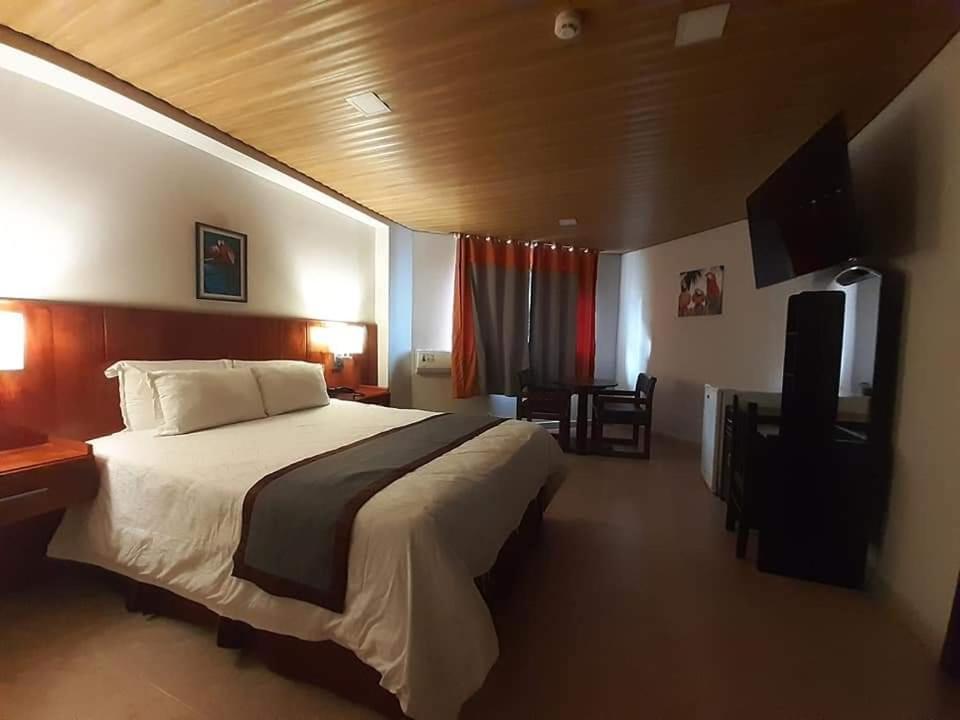 Hotel Guacamaya Penonome Bagian luar foto